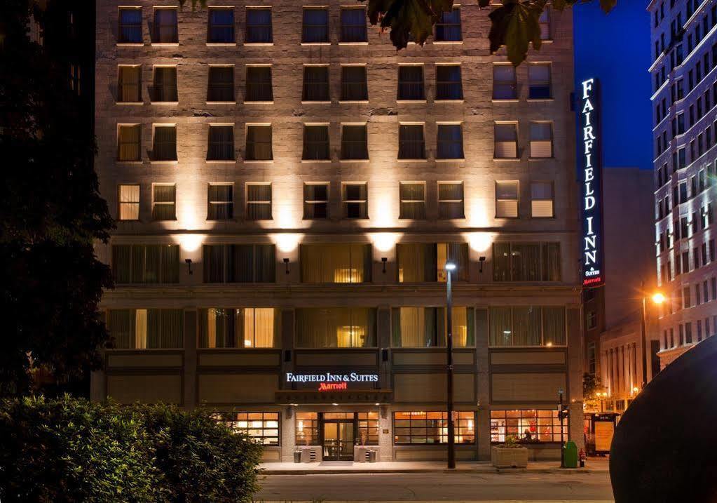 Fairfield Inn & Suites By Marriott Milwaukee Downtown Exterior photo