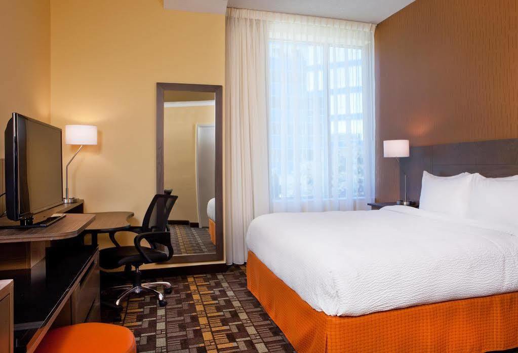 Fairfield Inn & Suites By Marriott Milwaukee Downtown Exterior photo