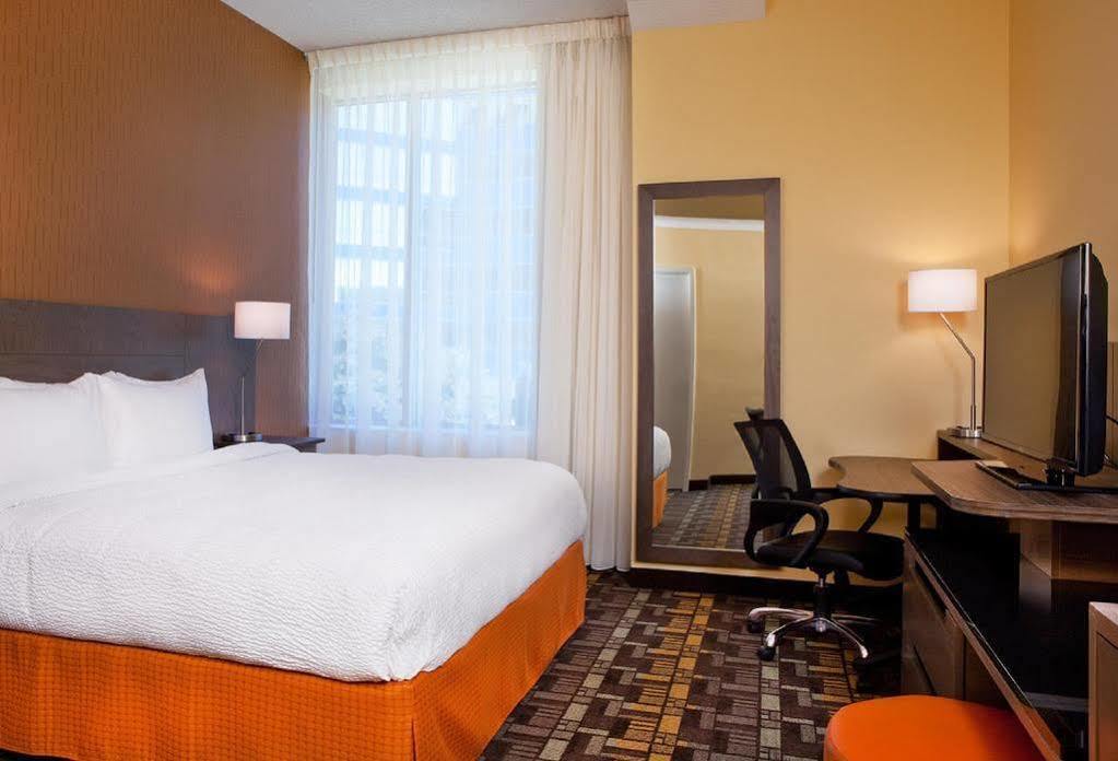 Fairfield Inn & Suites By Marriott Milwaukee Downtown Exterior photo